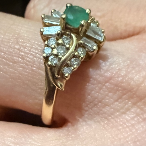 Vintage 10kt Gold Emerald & 19 Genuine Diamond Ballerina (cocktail) Ring 7 1/2 - Picture 7 of 16